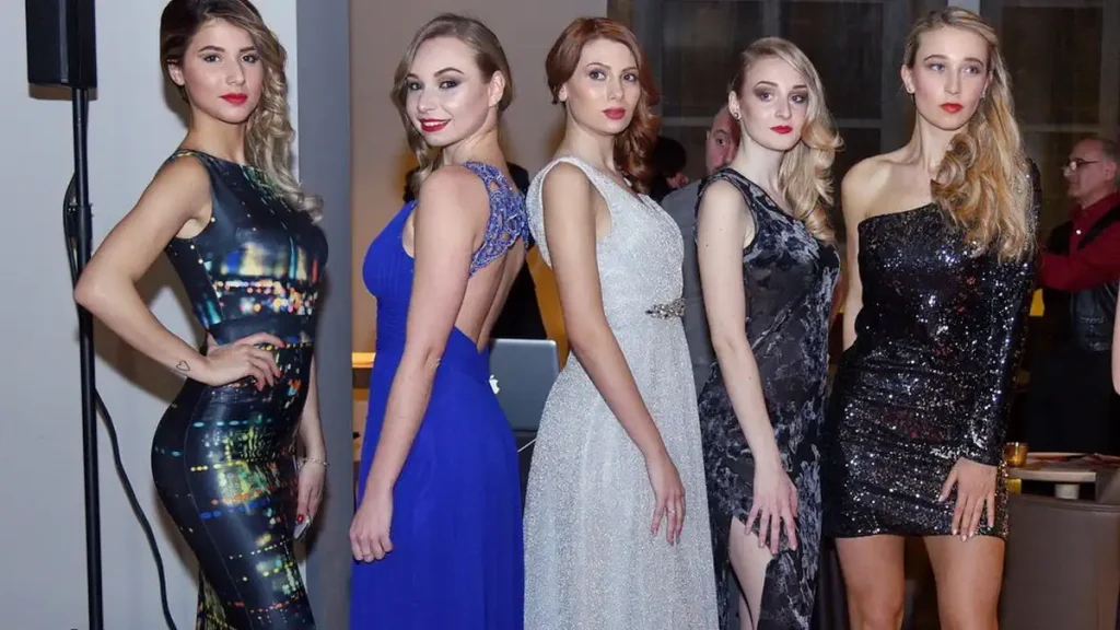 Турин Милан модели хостес на мероприятия, на выставки и шоу румы Италии