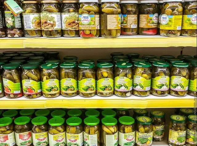 Русский магазин в Турине маринованные соленые огурцы